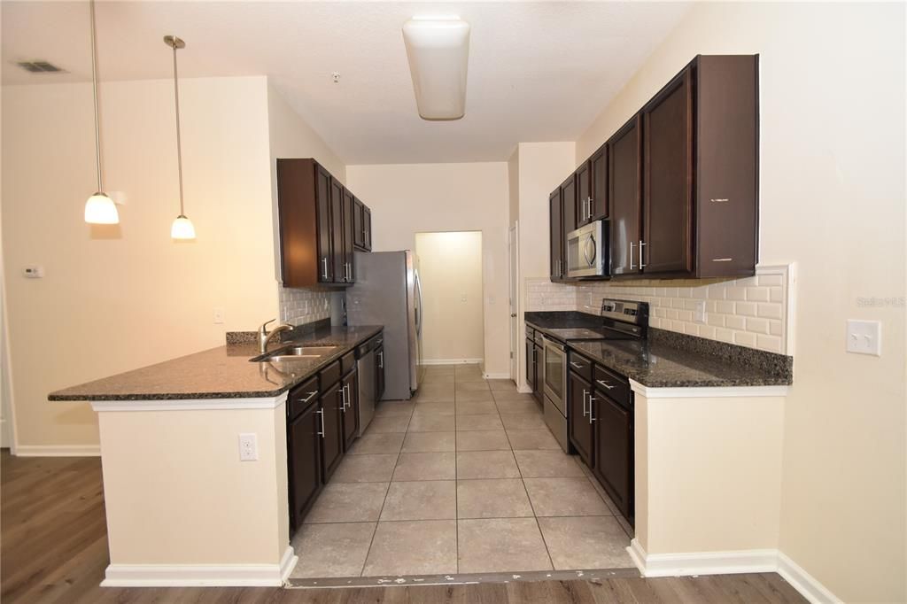 For Sale: $205,000 (2 beds, 2 baths, 1147 Square Feet)
