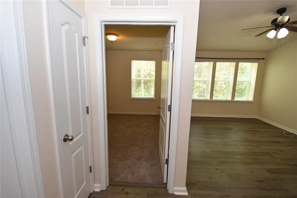 For Sale: $205,000 (2 beds, 2 baths, 1147 Square Feet)