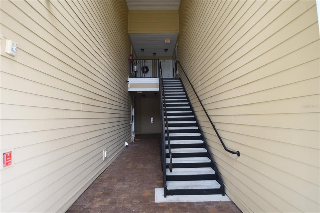 For Sale: $205,000 (2 beds, 2 baths, 1147 Square Feet)