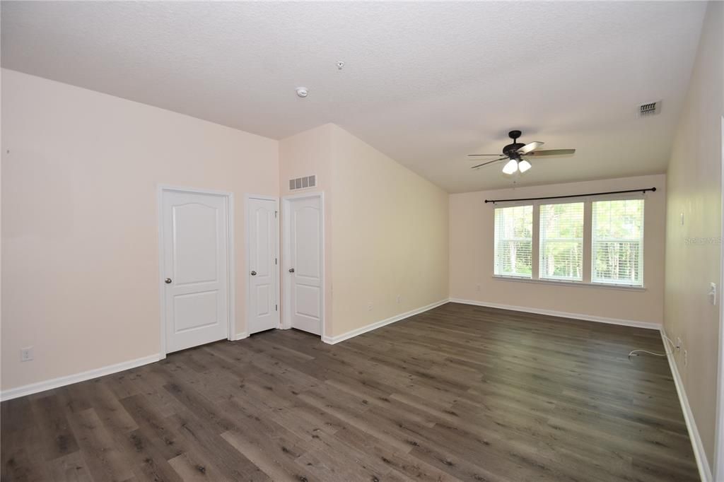 For Sale: $205,000 (2 beds, 2 baths, 1147 Square Feet)