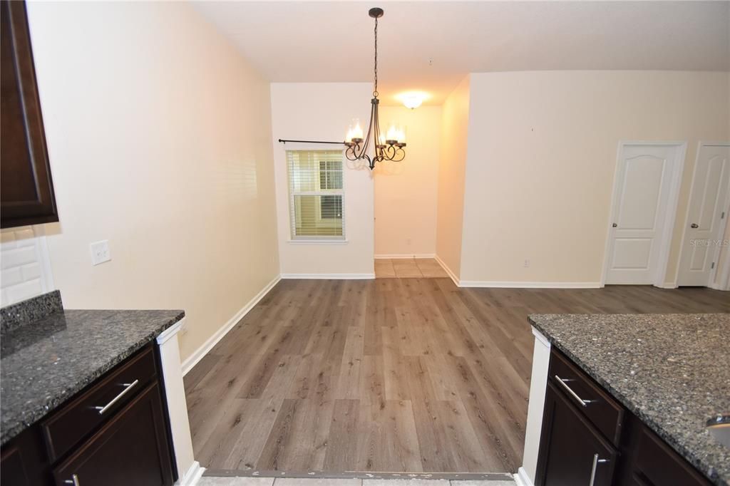 For Sale: $205,000 (2 beds, 2 baths, 1147 Square Feet)