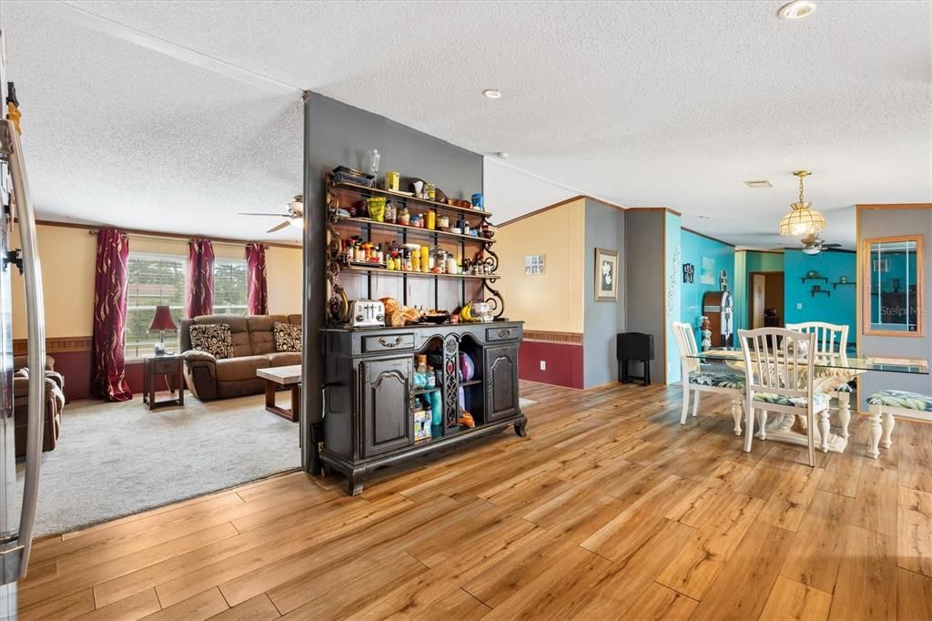 For Sale: $215,000 (5 beds, 3 baths, 1976 Square Feet)