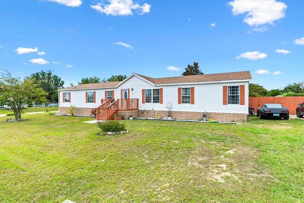 For Sale: $215,000 (5 beds, 3 baths, 1976 Square Feet)