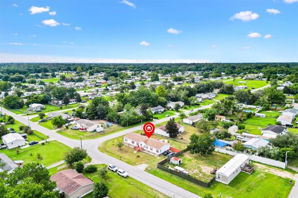 For Sale: $215,000 (5 beds, 3 baths, 1976 Square Feet)