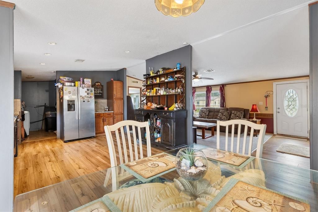 For Sale: $215,000 (5 beds, 3 baths, 1976 Square Feet)