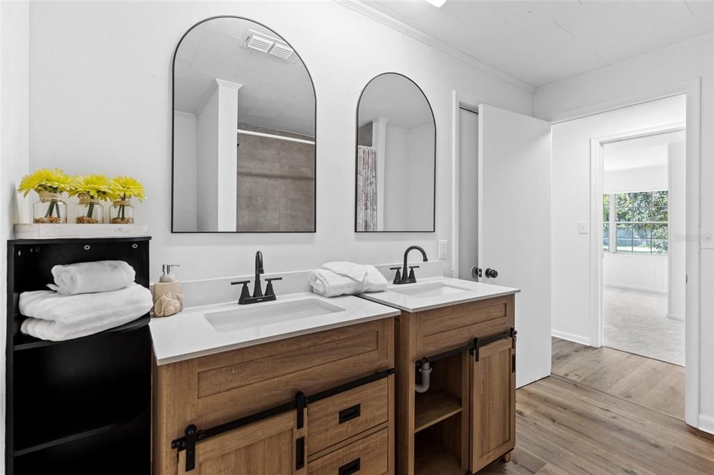 待售: $299,900 (3 贝兹, 2 浴室, 1800 平方英尺)