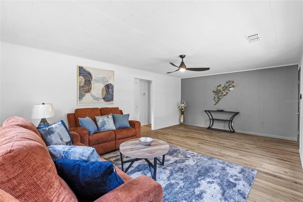 待售: $299,900 (3 贝兹, 2 浴室, 1800 平方英尺)