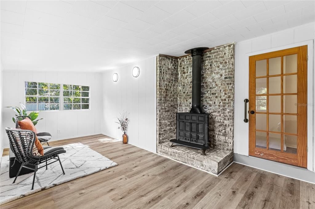 待售: $299,900 (3 贝兹, 2 浴室, 1800 平方英尺)