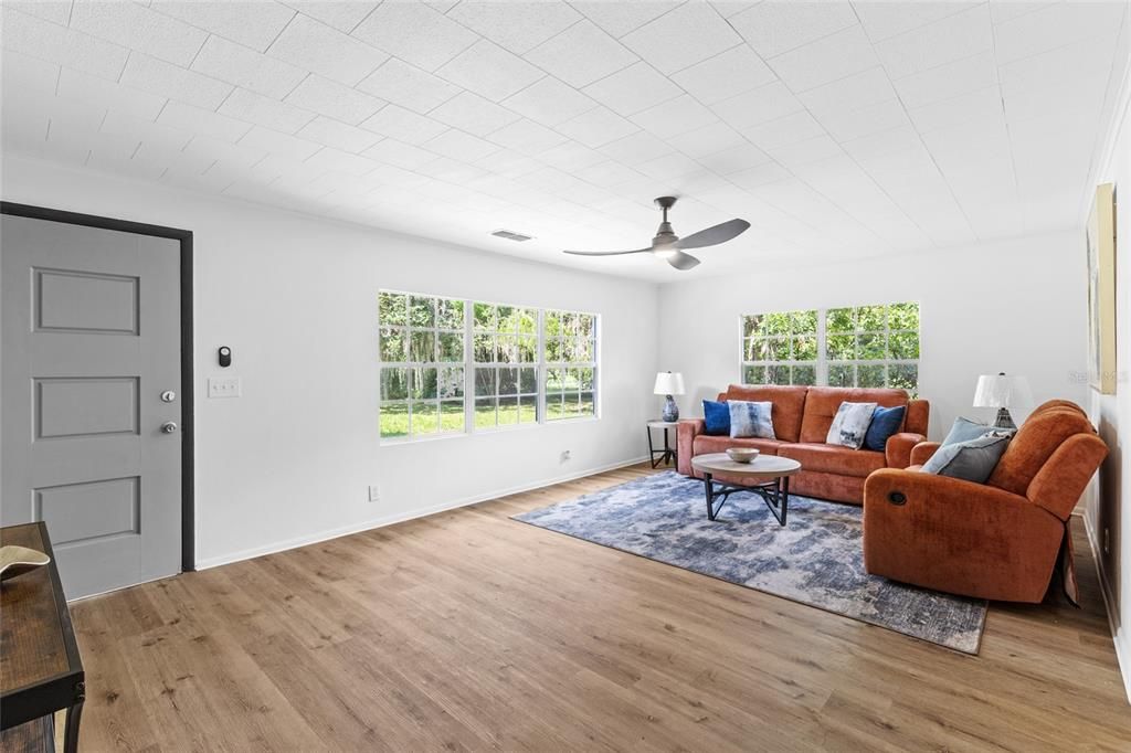 待售: $299,900 (3 贝兹, 2 浴室, 1800 平方英尺)