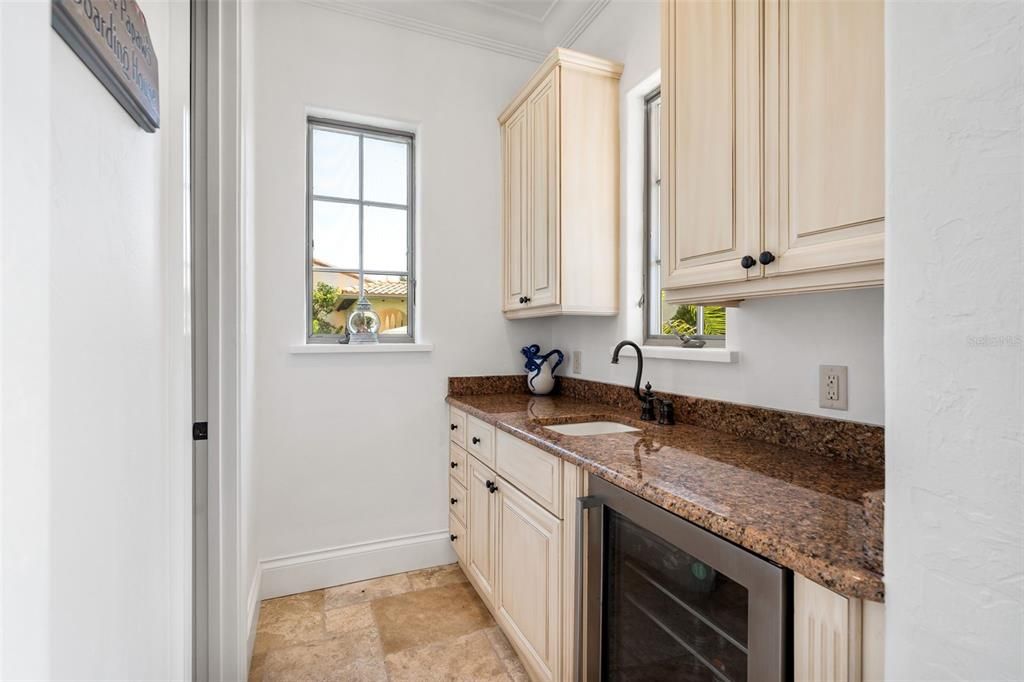 For Sale: $2,450,000 (4 beds, 3 baths, 4447 Square Feet)