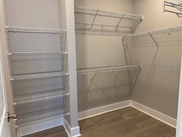 合同活跃: $3,100 (2 贝兹, 2 浴室, 1942 平方英尺)