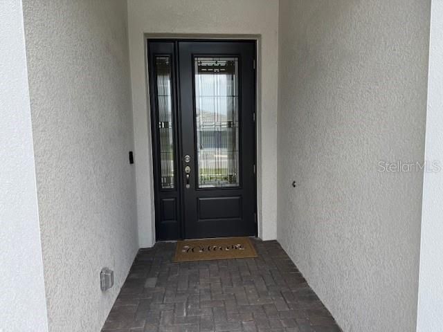 合同活跃: $3,100 (2 贝兹, 2 浴室, 1942 平方英尺)