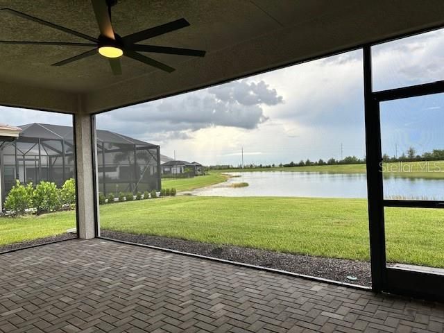 合同活跃: $3,100 (2 贝兹, 2 浴室, 1942 平方英尺)