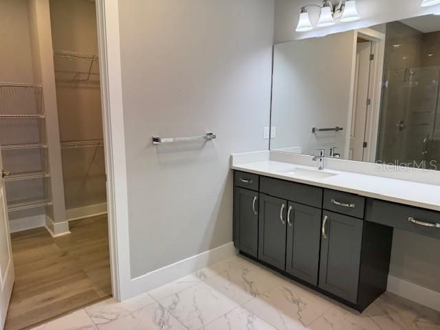 合同活跃: $3,100 (2 贝兹, 2 浴室, 1942 平方英尺)