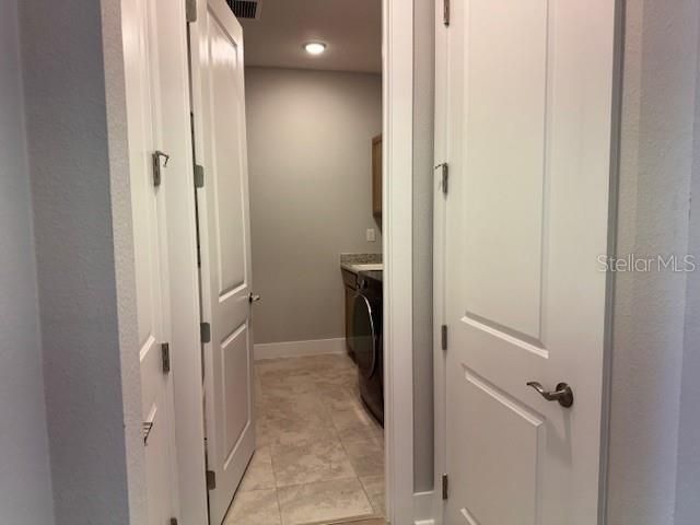 合同活跃: $3,100 (2 贝兹, 2 浴室, 1942 平方英尺)