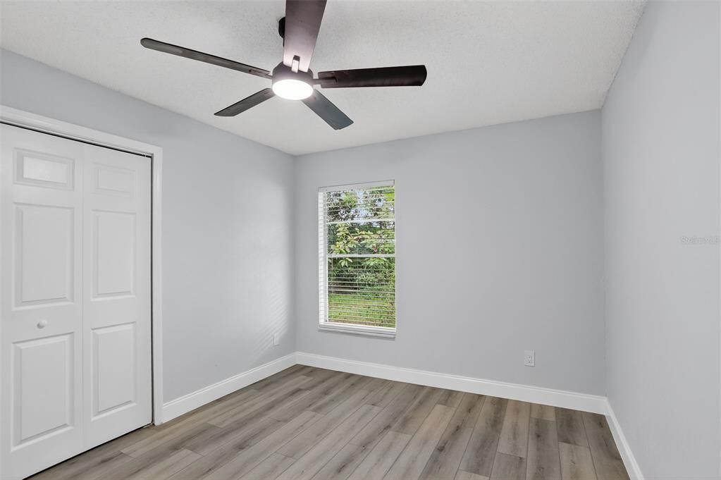 Под контрактом: $374,800 (4 спален, 3 ванн, 1960 Квадратных фут)