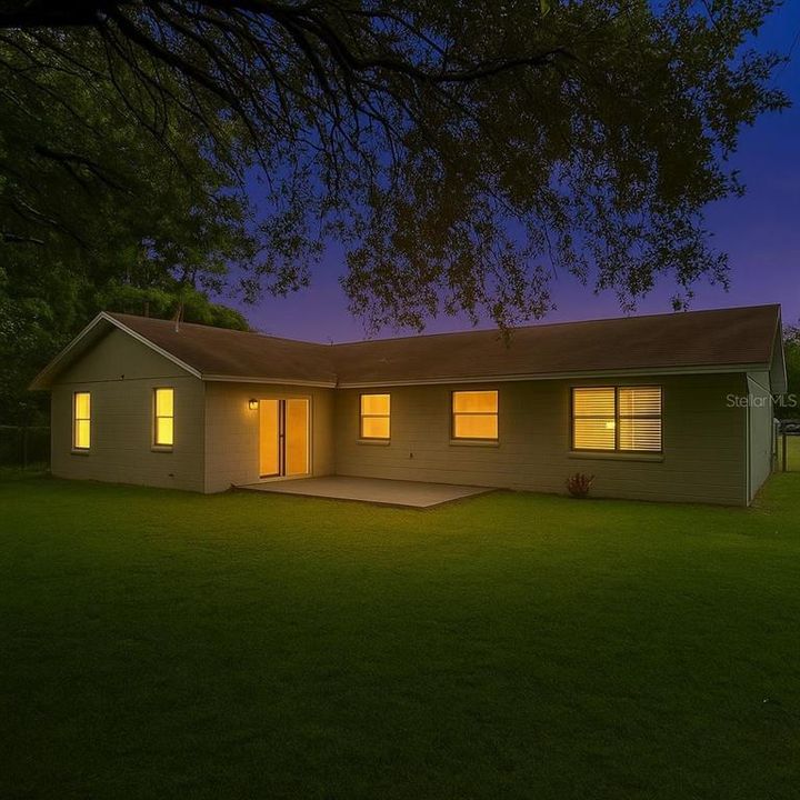 Под контрактом: $374,800 (4 спален, 3 ванн, 1960 Квадратных фут)