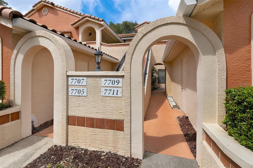 Active With Contract: $2,200 (2 beds, 2 baths, 1075 Square Feet)