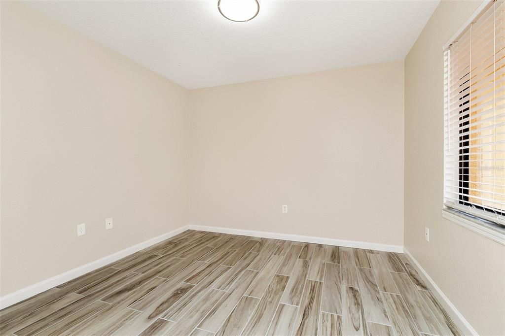 Active With Contract: $2,200 (2 beds, 2 baths, 1075 Square Feet)