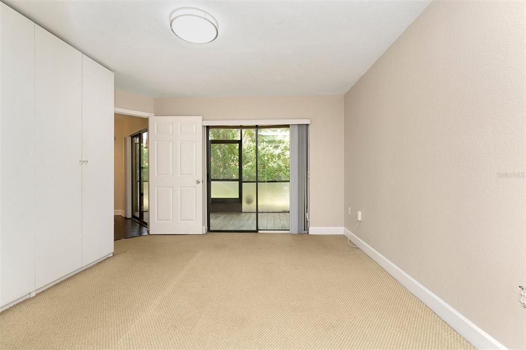 Active With Contract: $2,200 (2 beds, 2 baths, 1075 Square Feet)