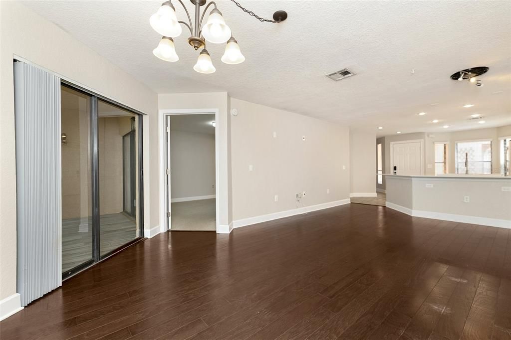 Active With Contract: $2,200 (2 beds, 2 baths, 1075 Square Feet)
