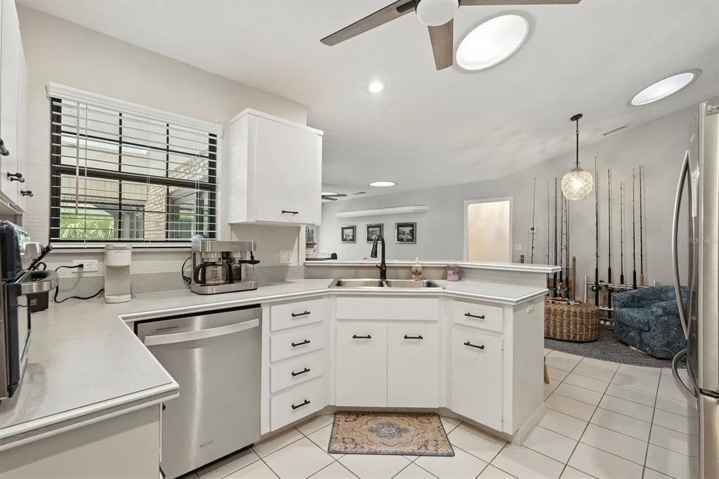 На продажу: $798,000 (3 спален, 2 ванн, 2175 Квадратных фут)