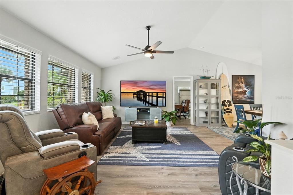 На продажу: $798,000 (3 спален, 2 ванн, 2175 Квадратных фут)