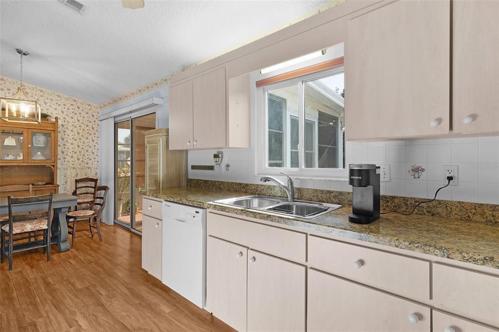 En Venta: $214,900 (2 camas, 2 baños, 1008 Pies cuadrados)