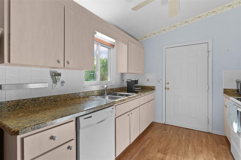 En Venta: $214,900 (2 camas, 2 baños, 1008 Pies cuadrados)