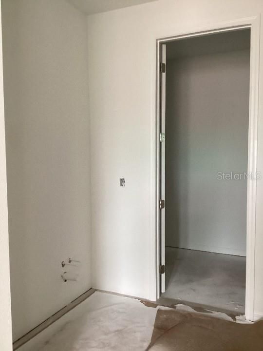 合同活跃: $449,990 (4 贝兹, 2 浴室, 1903 平方英尺)