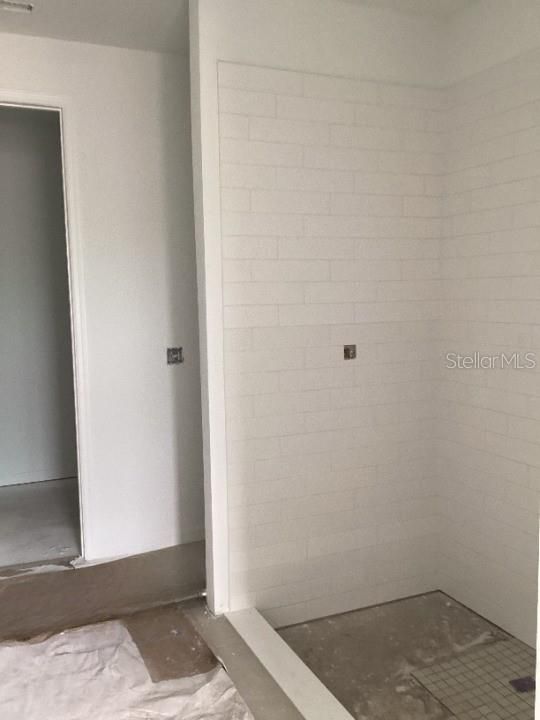 合同活跃: $449,990 (4 贝兹, 2 浴室, 1903 平方英尺)