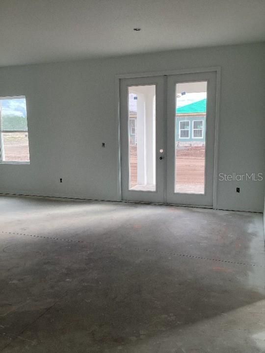 合同活跃: $449,990 (4 贝兹, 2 浴室, 1903 平方英尺)