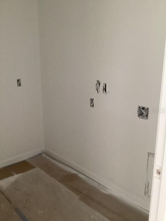 合同活跃: $449,990 (4 贝兹, 2 浴室, 1903 平方英尺)