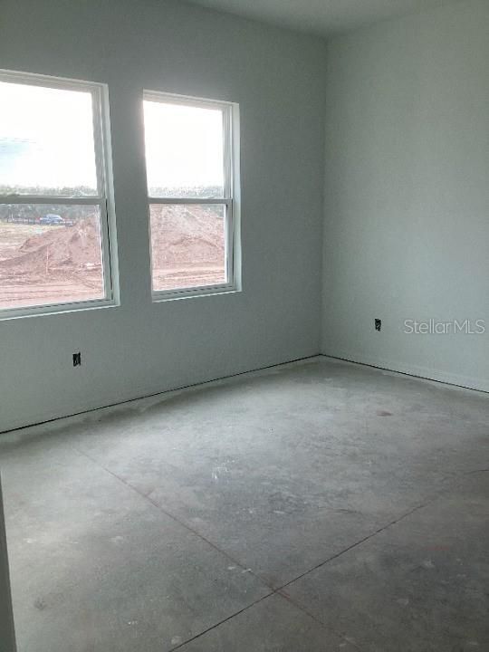 合同活跃: $449,990 (4 贝兹, 2 浴室, 1903 平方英尺)