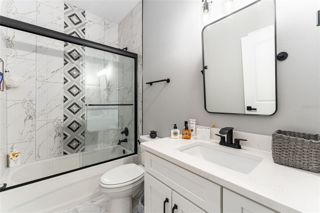 待售: $950,000 (4 贝兹, 2 浴室, 1880 平方英尺)