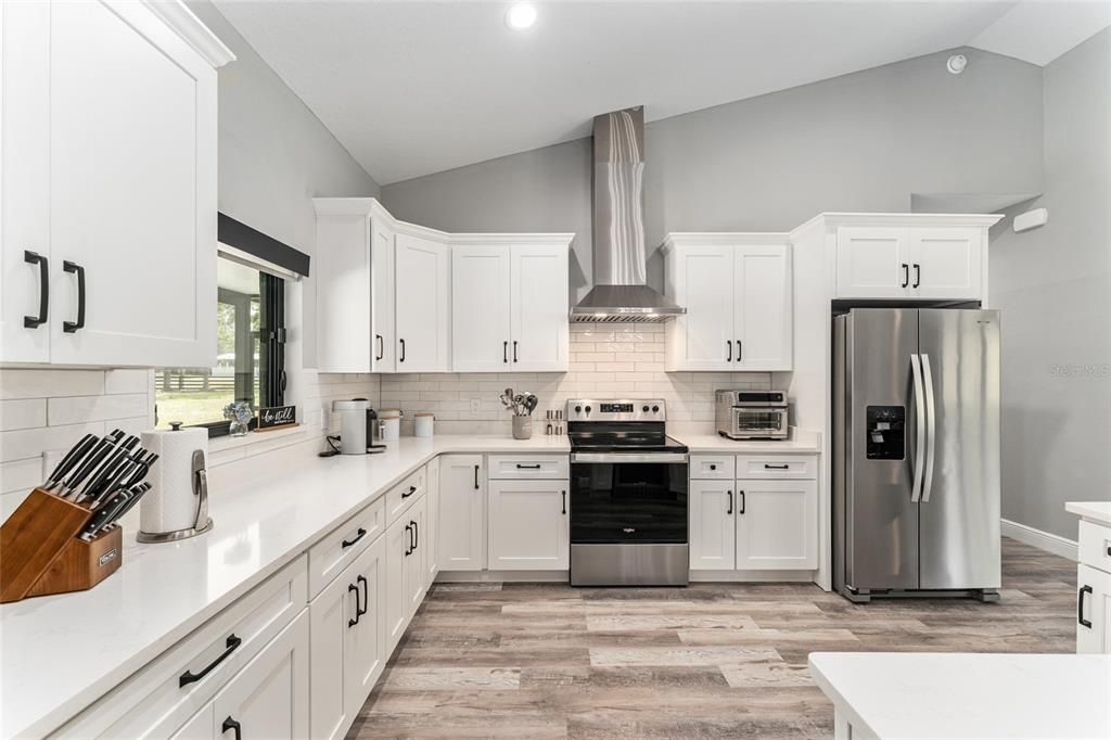 待售: $950,000 (4 贝兹, 2 浴室, 1880 平方英尺)