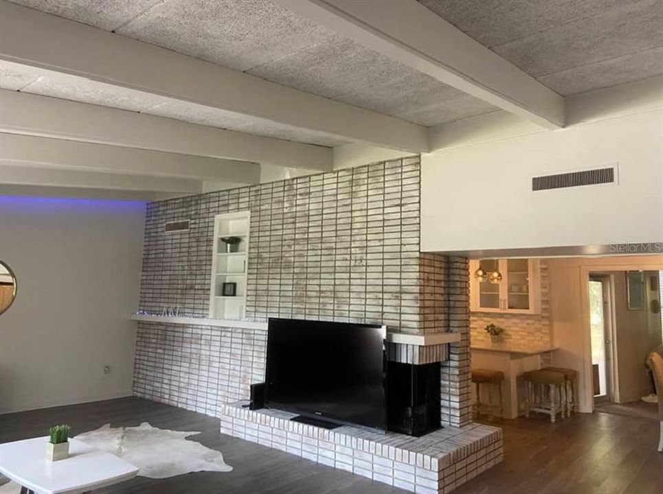 For Rent: $3,300 (3 beds, 2 baths, 2242 Square Feet)