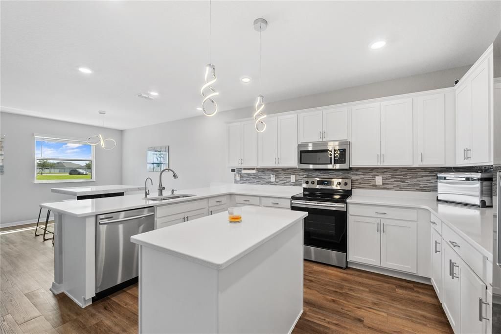 For Sale: $478,500 (5 beds, 3 baths, 3200 Square Feet)