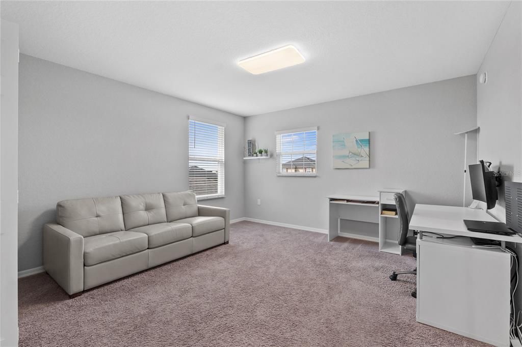 For Sale: $478,500 (5 beds, 3 baths, 3200 Square Feet)