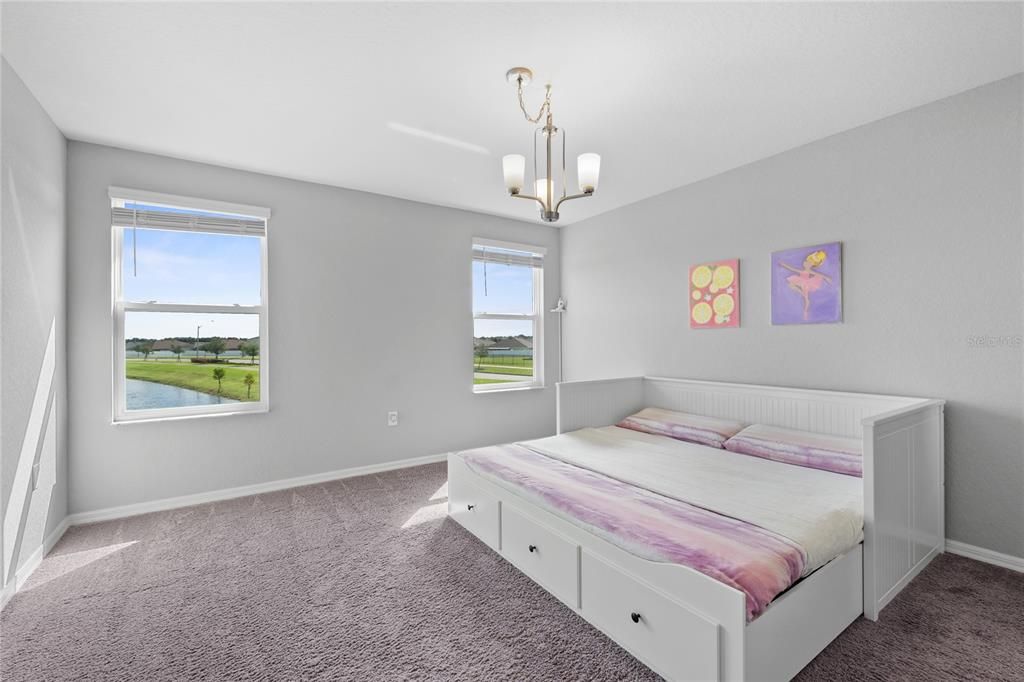 For Sale: $478,500 (5 beds, 3 baths, 3200 Square Feet)