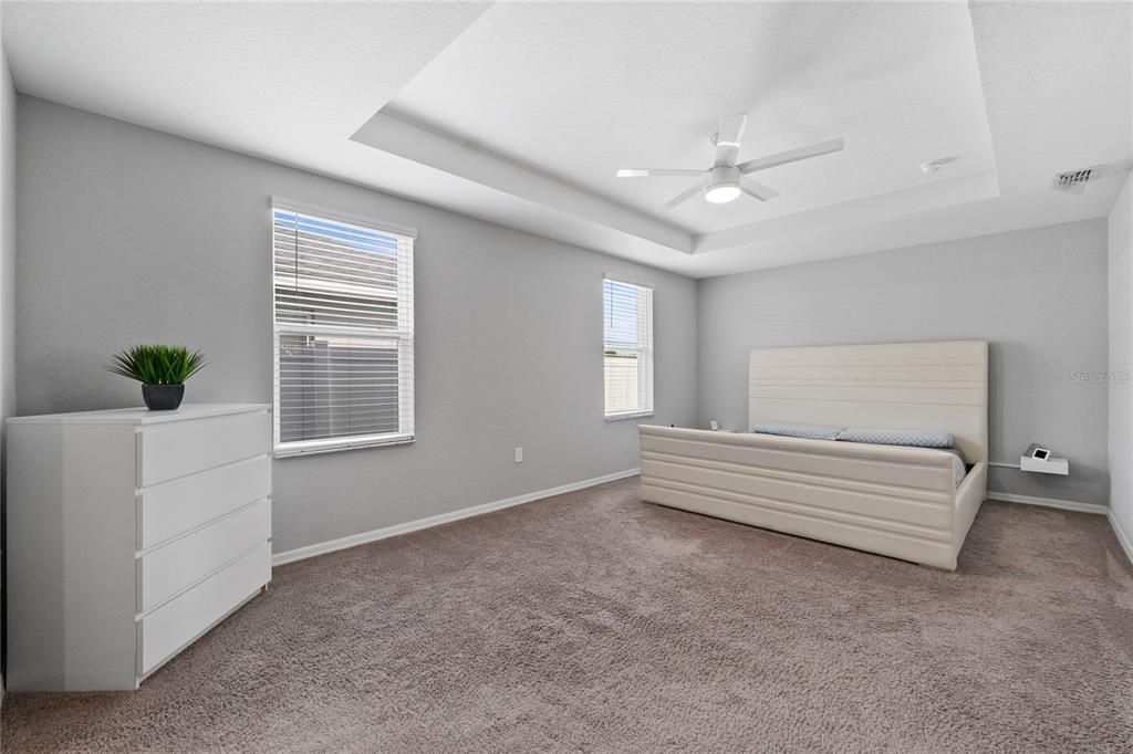 For Sale: $478,500 (5 beds, 3 baths, 3200 Square Feet)