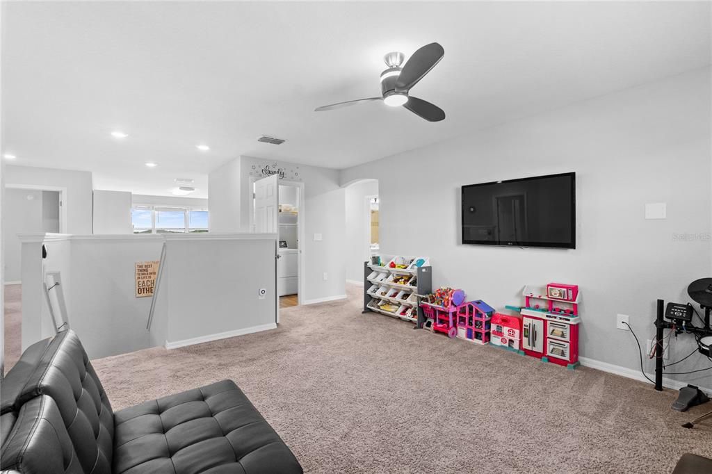 For Sale: $478,500 (5 beds, 3 baths, 3200 Square Feet)