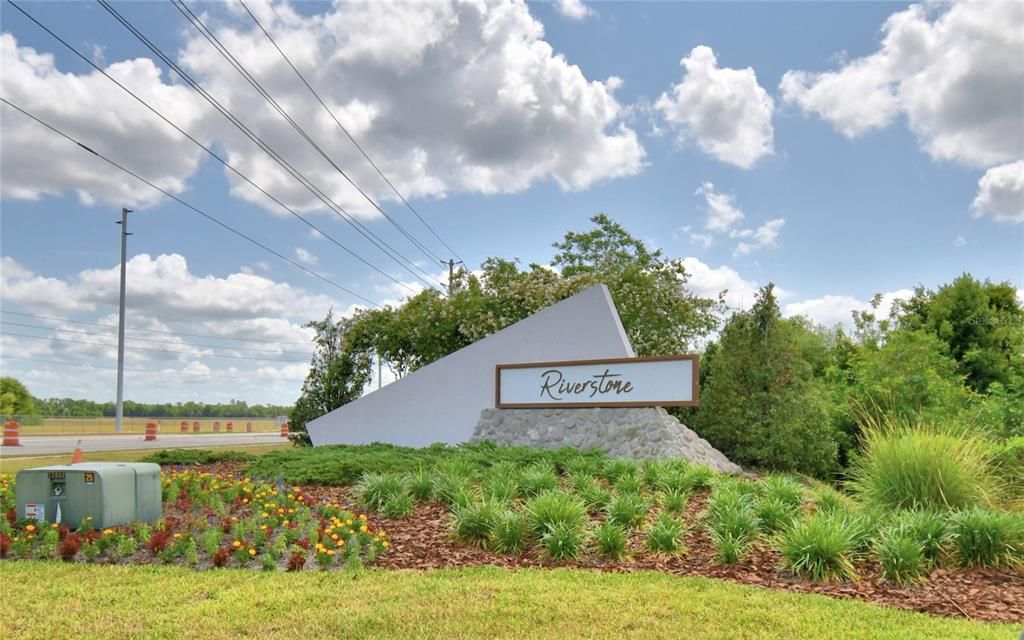 For Sale: $478,500 (5 beds, 3 baths, 3200 Square Feet)