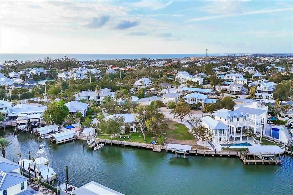 出租: $4,200 (4 贝兹, 3 浴室, 2047 平方英尺)