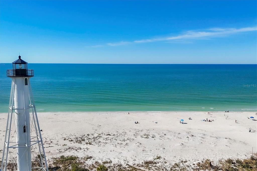 出租: $4,200 (4 贝兹, 3 浴室, 2047 平方英尺)