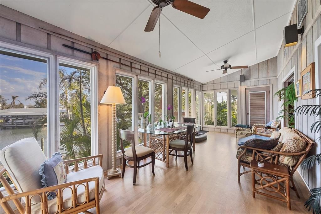 出租: $4,200 (4 贝兹, 3 浴室, 2047 平方英尺)