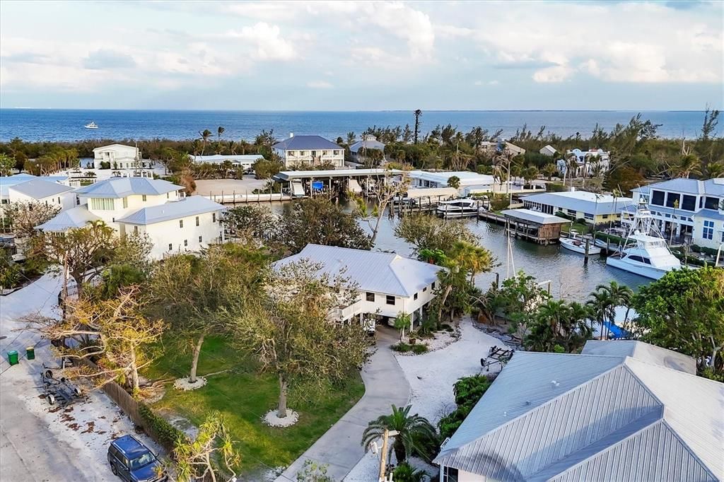 出租: $4,200 (4 贝兹, 3 浴室, 2047 平方英尺)