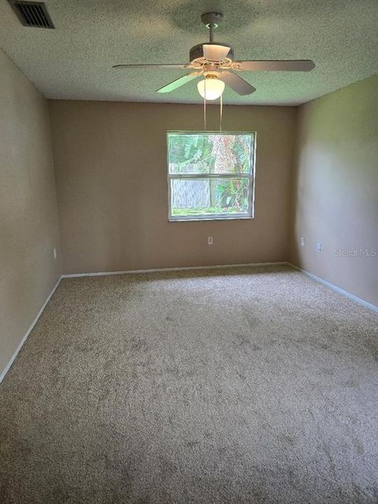 Под контрактом: $239,000 (2 спален, 2 ванн, 1075 Квадратных фут)