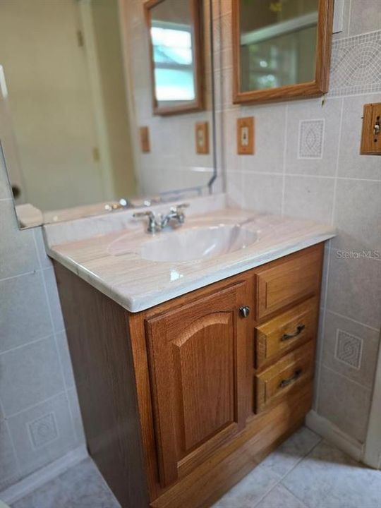 Под контрактом: $239,000 (2 спален, 2 ванн, 1075 Квадратных фут)