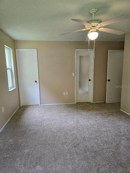 Под контрактом: $239,000 (2 спален, 2 ванн, 1075 Квадратных фут)